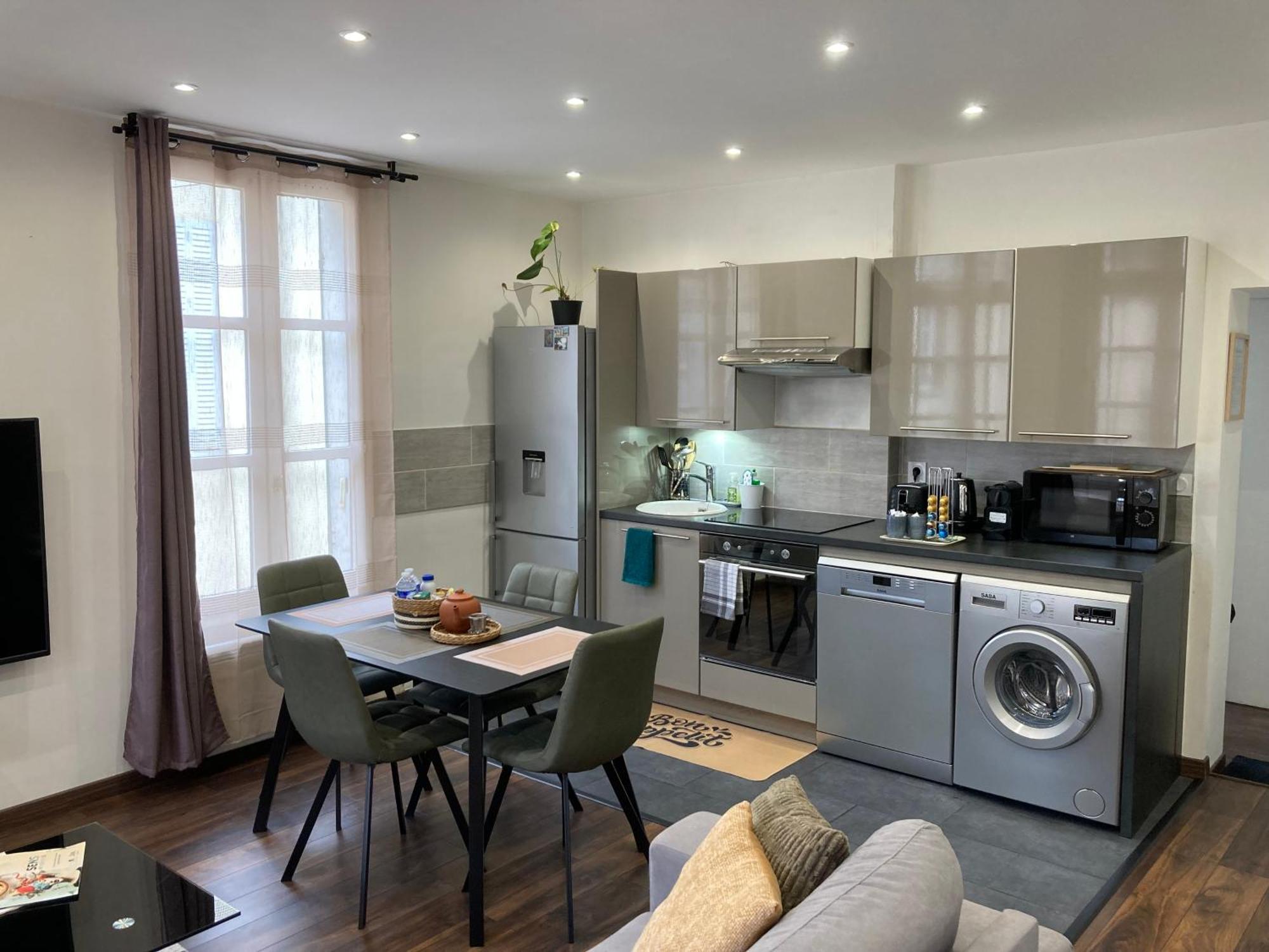 Joli Appart F2, Les 3 Croissants, Centre Ville Sens Exterior photo